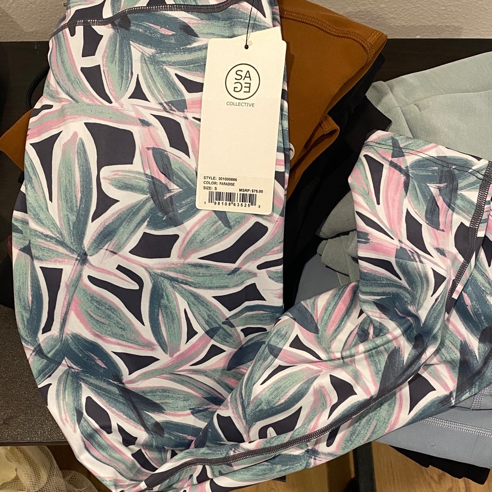 Cascade Collective Leaf-Print Jeggings — Pink & Teal